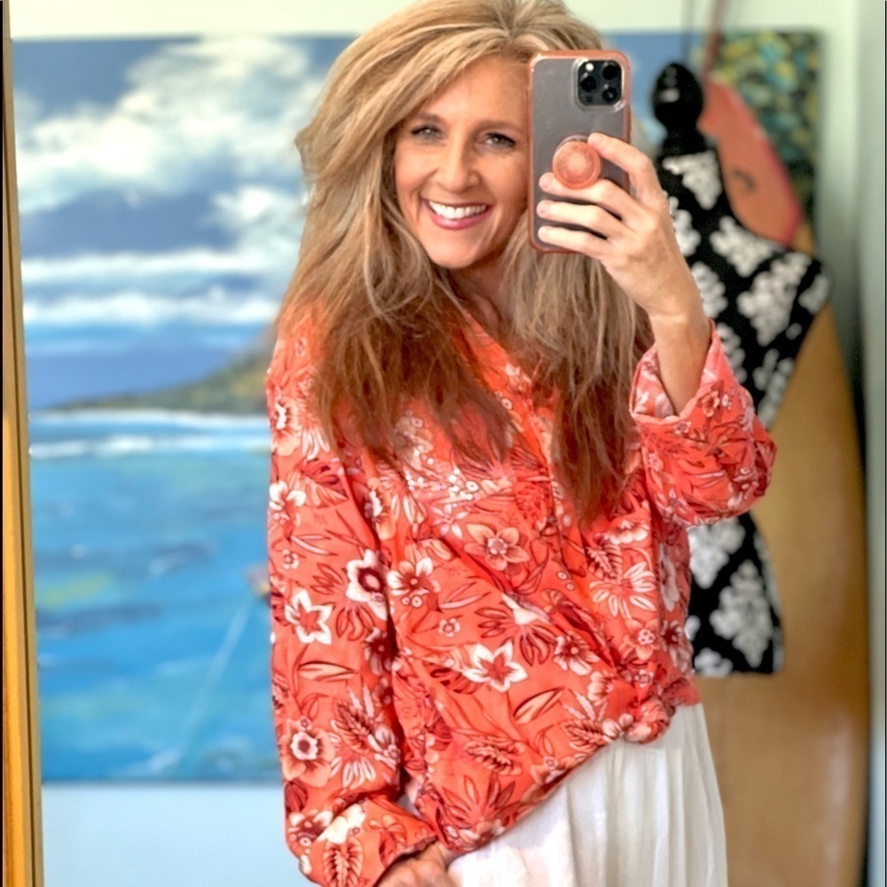 Oso Casuals, Gorgeous “Coral Floral” Button-Front Blouse, Excellent Condition, L
